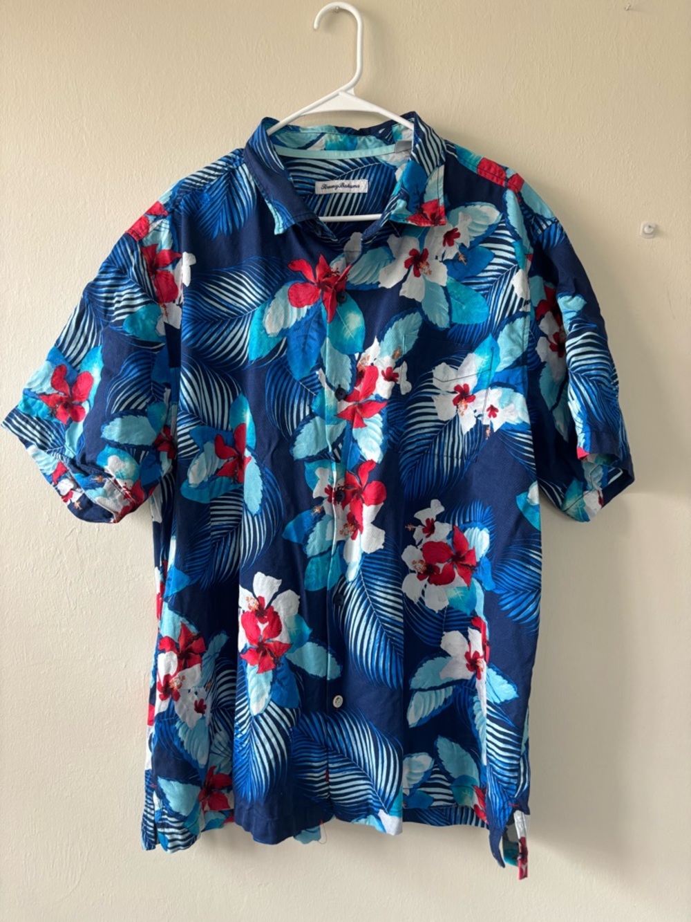 Tommy Bahama Men’s Hawaiian Shirt Size XXL 100% Silk Blue Red Short Sleeve